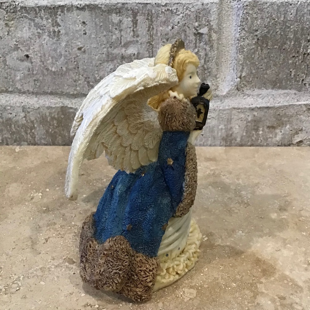 United Design Angel Collection - Picture 4 of 7